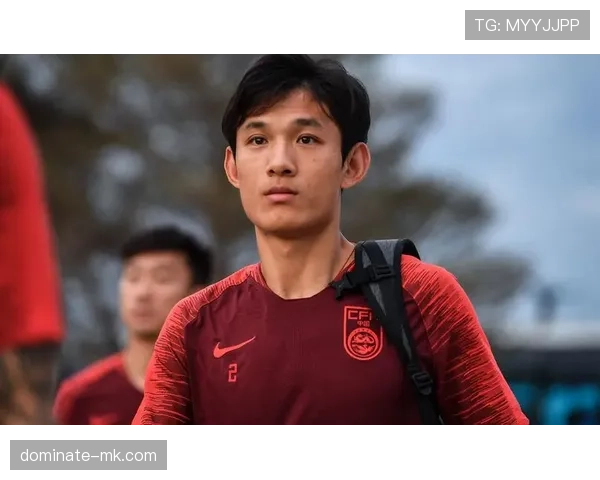 王燊超私下居然这么爱堆鞋柜，跟赛场上那个铁血硬汉差挺多的嘛